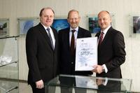 IHK-Ehrenurkunde zum 100. Gründungsjahr von Heraeus Quarzglas