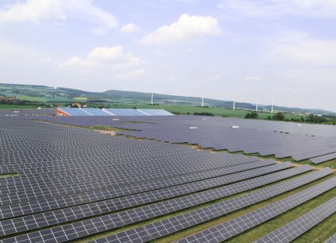SRU Solar AG mit verbrauchernahen Systemlösungen auf der INTERSOLAR  Europe