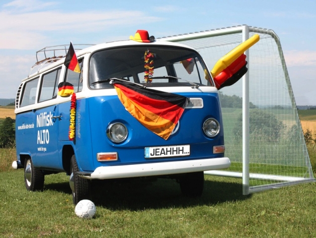 Die VW-Profis bewundern Nils