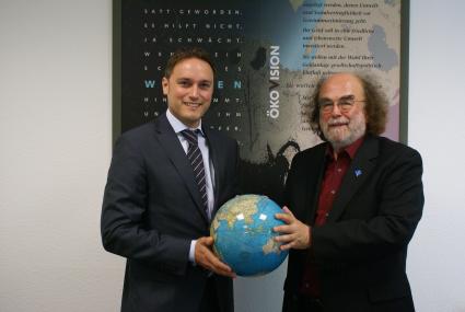 Geburt:ÖKOWORLD bringt nachhaltigen Emerging Markets Fonds / Der ÖKOWORLD GROWING MARKETS 2.0 hat heute das Licht der Welt erblickt (BILD)