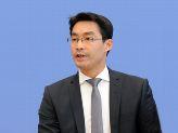 Rösler: Deutsche Wirtschaft trotzt stürmischen Zeiten