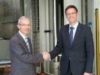 Faurecia unterzeichnet F&E-Vereinbarung mit dem Fraunhofer ICTüber neue Herstellungsverfahren im Bereich Verbundwerkstoffe