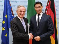 Rösler trifft irischen Wirtschaftsminister Bruton