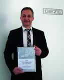 Noch ein Grund zum Feiern im Jubiläumsjahr: GEZE wird mit dem ARCHITECTS PARTNER AWARD (APA) ausgezeichnet
