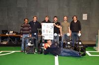 Fußballroboter lediert aber glücklich aus Berlin zurückgekehrt