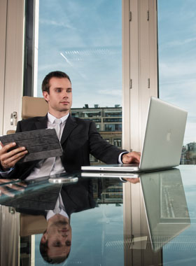 Rechtsanwälte arbeiten nicht gern allein