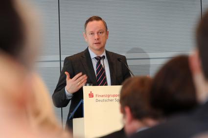 Fahrenschon fordert höheren Stellenwert für die Finanzbildung /
Sparkassen erfüllen wichtigen Bildungsauftrag (BILD)