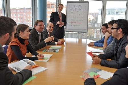 Wie unternehmensinternes Wissen als Ressource messbar wird – Seminar der Fraunhofer Academy bildet zum zertifizierten Wissensbilanz-Moderator aus