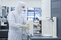 Systemintegration und Automatisierung im Reinraum Systemintegration und Automatisierung im Reinraum