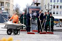 „Sauberes Reinickendorf“: Wall AG unterstützt Frühjahrsputz mit 300 City Light Postern