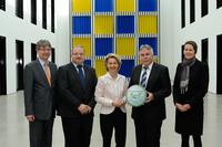 Bundesministerin von der Leyen begrüßt Fachkräfte Initiative Wirtschaftsraum Augsburg