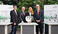 Schaefflerübergibt Exponate an TU Kaiserslautern