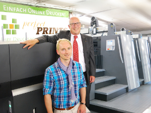 perfectPRINTS nimmt neue Druckmaschine in Betrieb