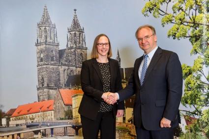 Made in Germany: IBM stärkt lokale IT-Services / IBM eröffnet in Magdeburg IT-Services Center / Bis zu 300 neue Arbeitsplätze im IT-Bereich entstehen (BILD)