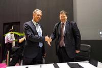 Spitzencluster MAI Carbon unterzeichnet auf der JEC Asia in Singapur Absichtserklärung mit VCAMM