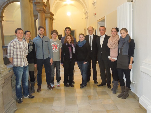 Hochschulstudium bleibt kostspielig – Gips-Schüle-Stiftung erhöht Stipendien-Volumen im Stuttgarter Raum von 15.000 auf 120.000 Euro