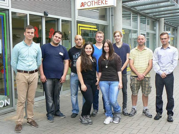 Sanicare heißt acht Berufsstarter willkommen
