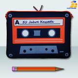 50 Jahre Kassette: DIGITTRADE würdigt Kultobjekt auf Notebook-Sleeve „Old School“