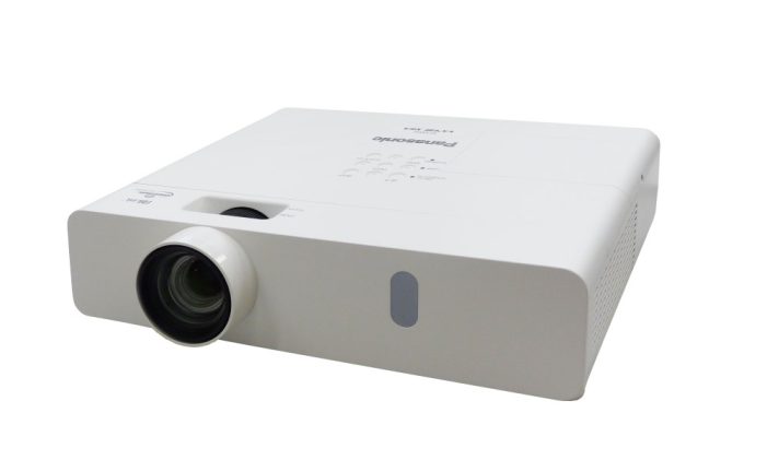 Panasonic präsentiert portable Projektoren mit hoher Leuchtkraft und Miracast? Wireless Unterstützung