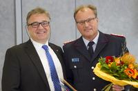 Jagau ernennt Karl-Heinz Mensing zum Regionsbrandmeister