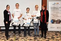 Staatssekretärin Behrens ehrt die Schülerinnen und Schüler des NMN Junior Contests auf dem NMN Symposium in Hannover Staatssekretärin Behrens ehrt die Schülerinnen und Schüler des NMN Junior Contests auf dem NMN Symposium in Hannover