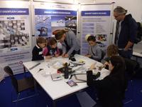 Carbon für die Kleinen: Spitzenclusterprojekt MAI Bildung auf der Mitmachmesse Forscha in München