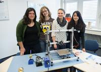 Vier Frauen, drei Dimensionen, ein Drucker